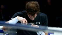 Andy Murray Cuts His Hair Mid-Match