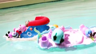 ❤ Peppa Pig SHARK ATTACK!!! ❤ Peppa Pig Family Boat Vacation Killer Whale and Sharks Pool