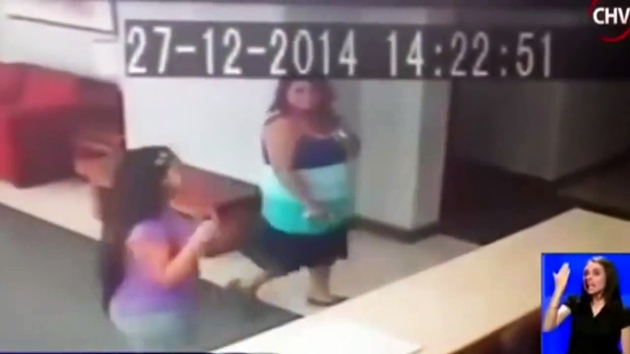 Vídeo mostra mulher sendo empurrada por fantasma - Explicação espírita