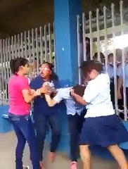 girls fighting in school