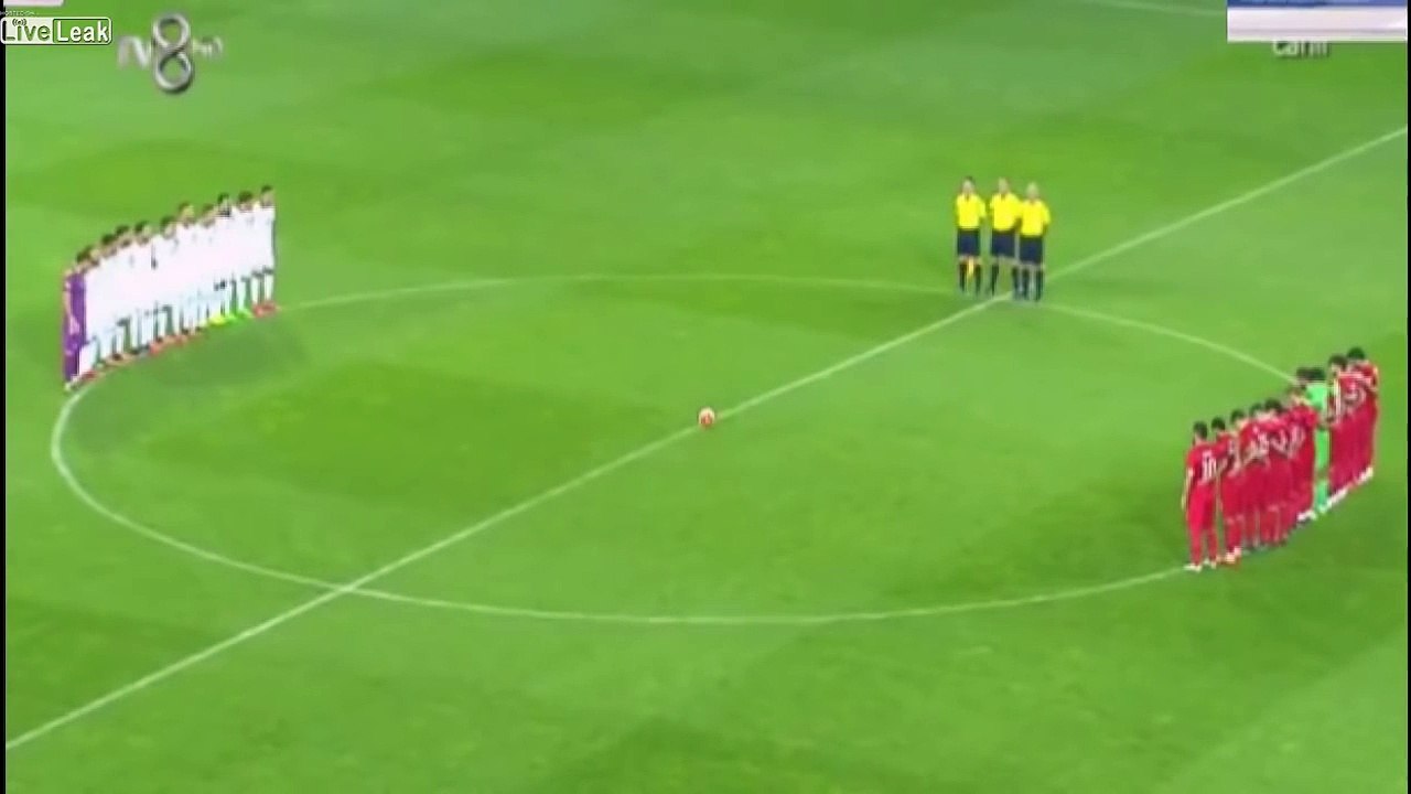 Turkish Football Fans Boo Minute of Silence for Paris Attacks Before