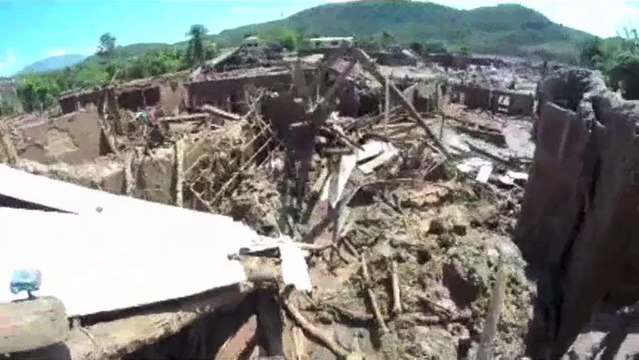 Bombeiros capixabas ajudam na busca de desaparecidos em Mariana (MG)
