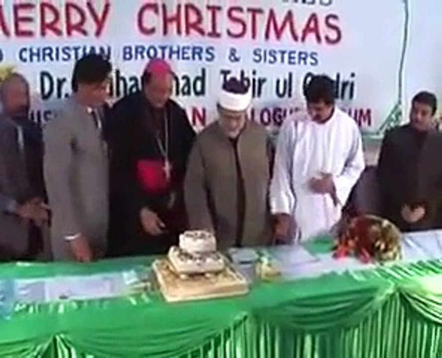 Dr Tahir ul Qadri Celebrating Christmas on Christmas Day