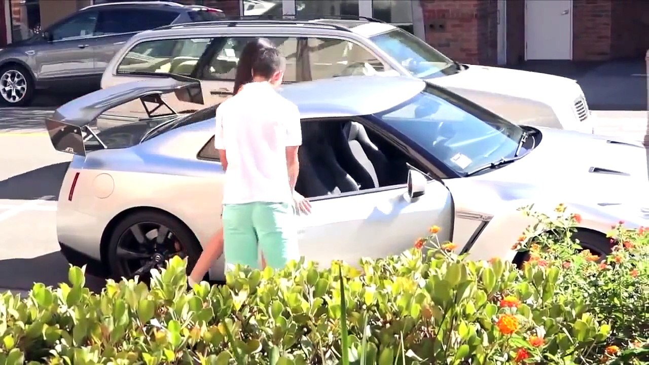 COMO PEGAR MULHER aos 16 anos Pegando Mulheres Super Gatas Com Um Nissan GTR Gold Digger H