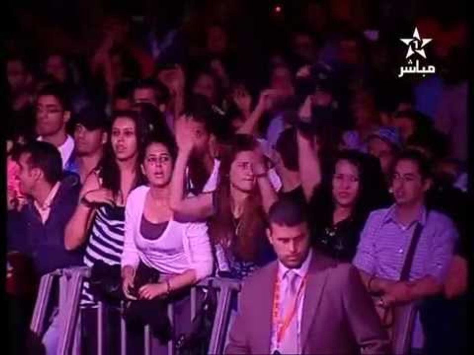 Amr Diab - Classics Medley "Mawazine 2011  عمرو دياب - ميدلي قديم