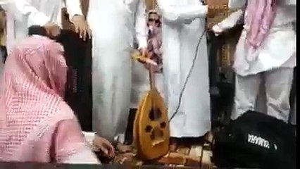 بالصوت والصورة ..انتصار ( الله ) على الالات الموسيقية ..بمساعدة شرطته المومنين