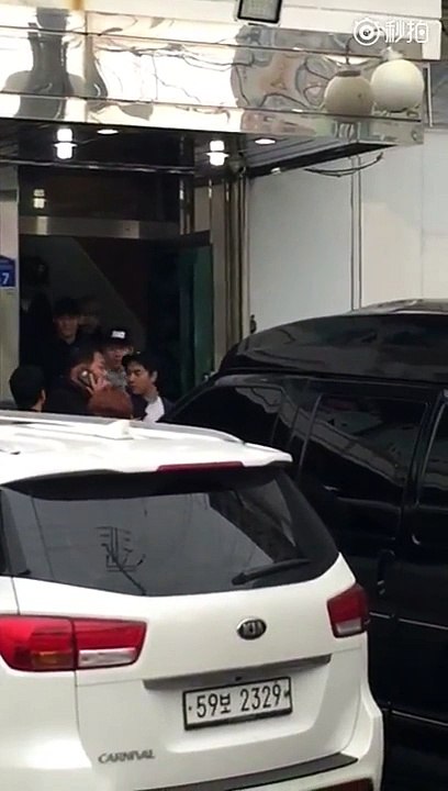 [Fancam] 151119 SJ, Minho, EXO sent Siwon and Changmin off to the army