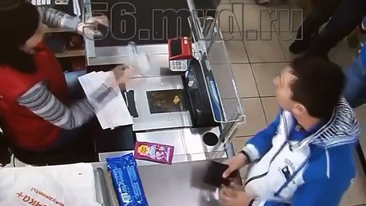 Цыгане в Пятерочке вот так цыгани ломают деньги