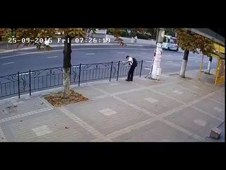 OKULA GİDEN ÇOCUGUN ARABA KAZASINDAN KURTULMA ANI