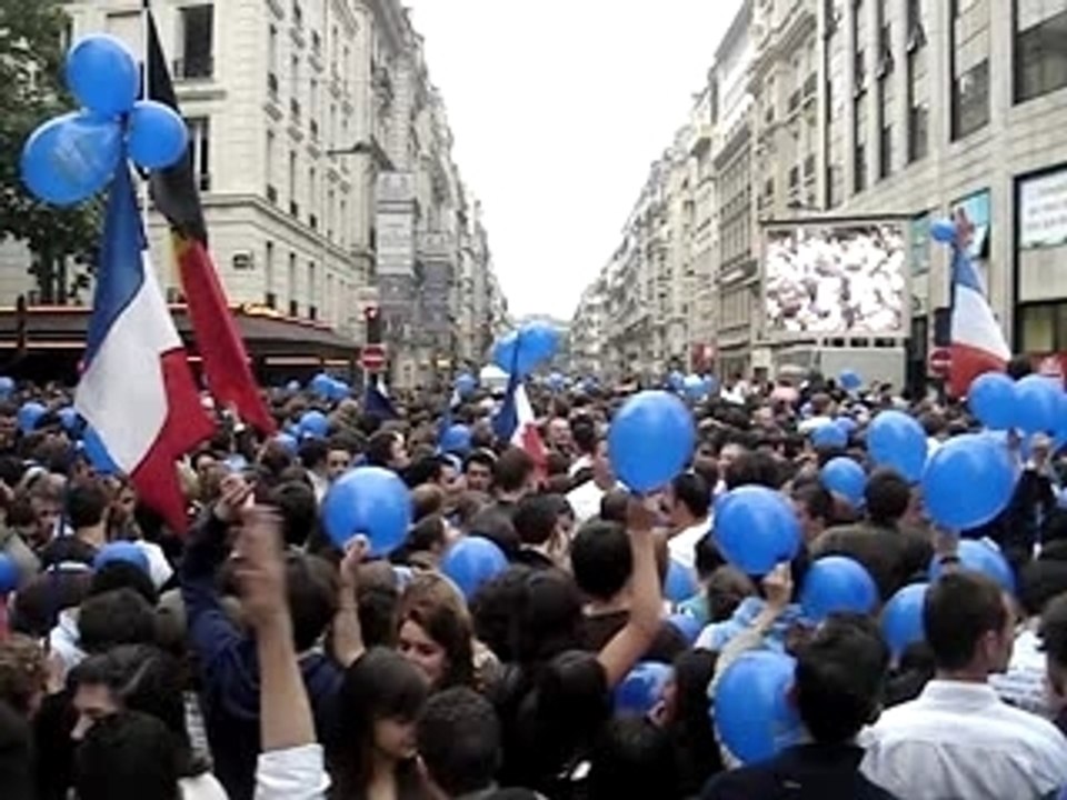 Attente des résultats rue de la boetie