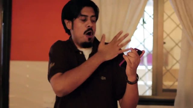 Wet hands + Touch phone By Bekaar Vines