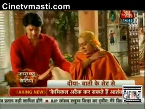 Emily ne karvaya Apna bacha abort jis se Bhabho ko Laga Sadma - 19th November 2015 - Diya Aur Baati Hum