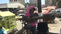 القوات الموالية للحكومة اليمنية تعزز إجراءاتها في عدن