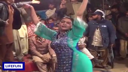 Dr Aima Khan Shadi Pay Mujra || HD Billo Thumka Laga
