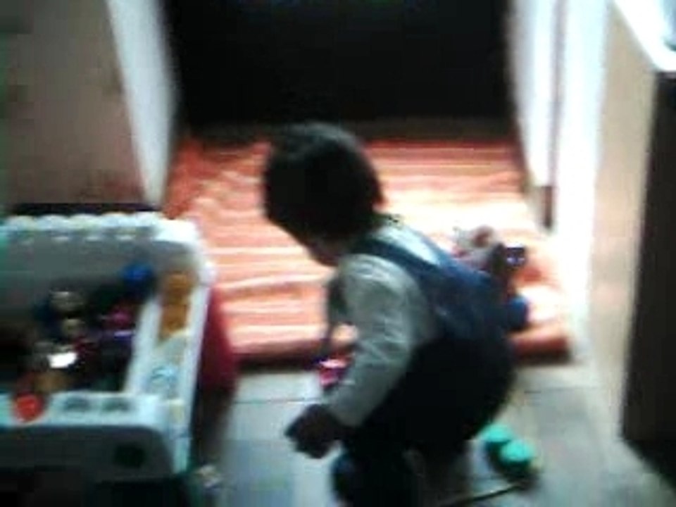 Yann brasse ses jouets