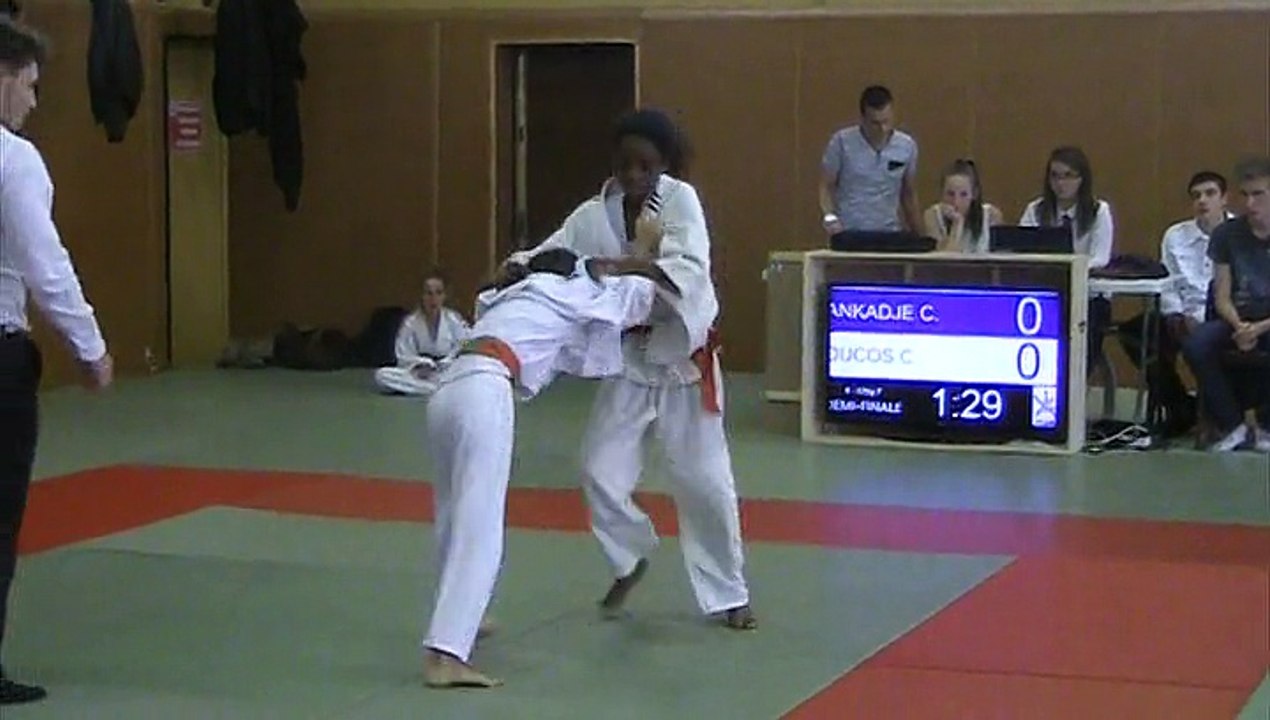 Claire au tournoi de Brive Corrèze - Poule - Novembre 2015