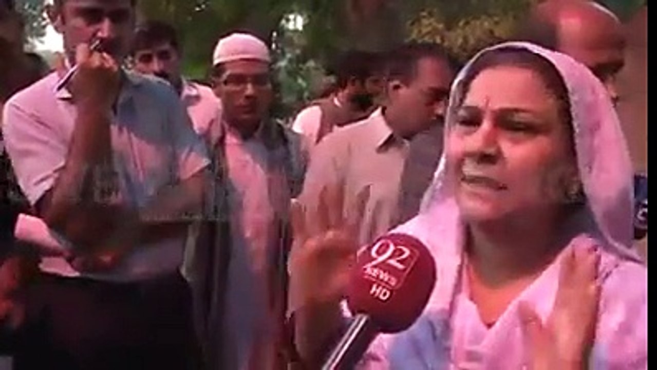 کالی وردی والوں کے کالے کرتوت دیکھئے