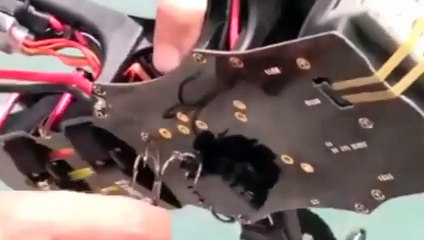 Dron helikopterle sahte yem gönderen balıkçı!