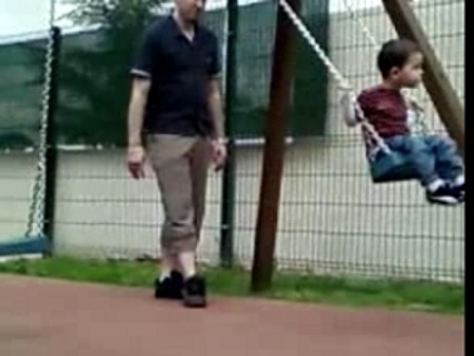 Tristan et la balançoire...