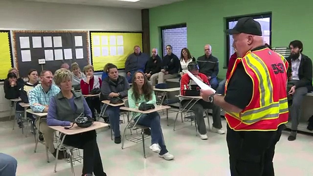 Profesores de EE UU entrenan contra ataques armados