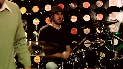 Dengue Fever - Cannibal Courtship