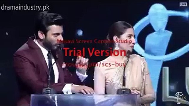 Meera jee aur Mahira amnay samnay at LSA 2015 ! Fawad taking on Meera Jee