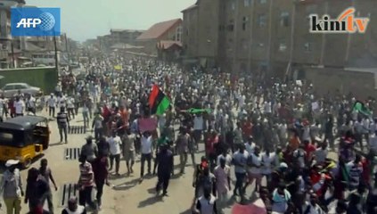 Télécharger la video: Thousands protest in Nigeria for detained activist