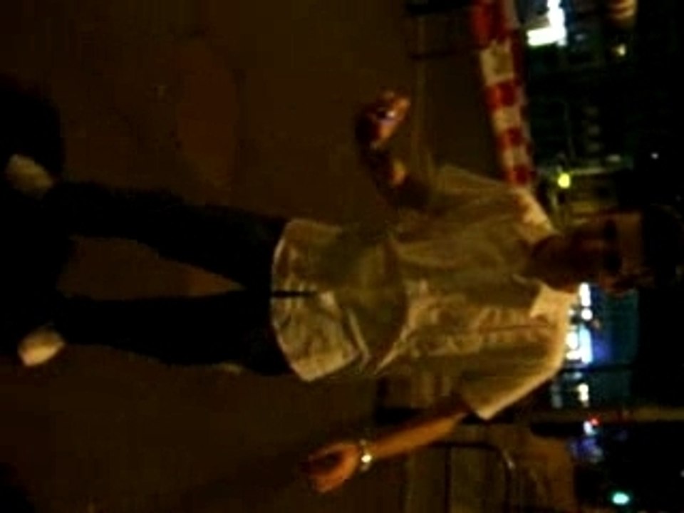 Choupinette en mode tecktonik ^^