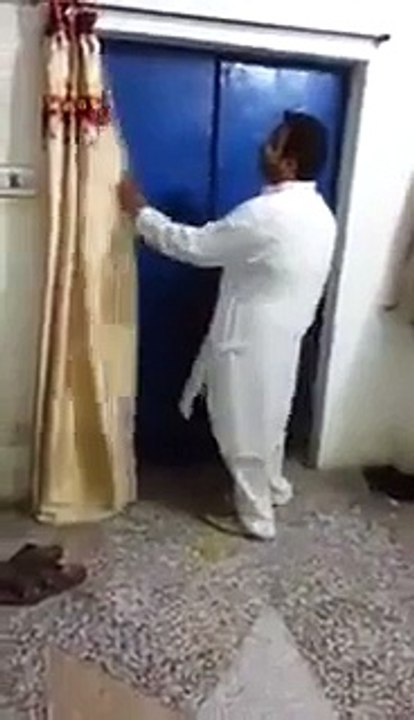 Dekay sohag rath ko kya hota hay, urdu videos, pakistani funny videos, pashto tapay tang takor,funny pathan, punjabi mujra, punjabi totay