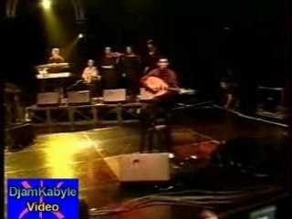 Omar Sahnoun(Igujilen)Zénith Berbere 2004 avec Baroudi