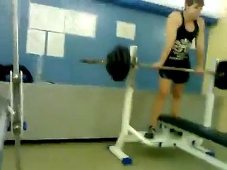 Вот это качок ахахах)