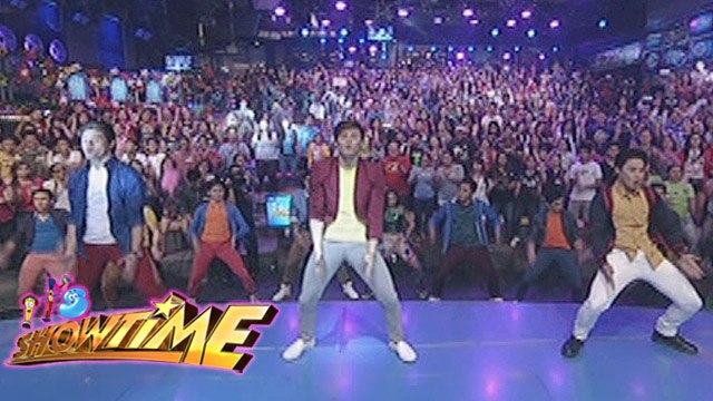It's Showtime: Hashtag boys perform Boom Panes with Madlang People