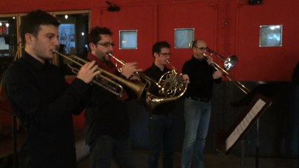 Video herunterladen: Attentats de Paris: Des musiciens nantais reprennent 