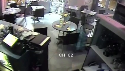 Cámara de seguridad graba ataque a restaurante