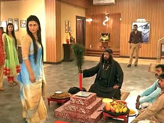 Simi ne Apni Sachchai Samne aane par Choda Ghar - Yeh Hai Mohabbatein - 20th November 2015