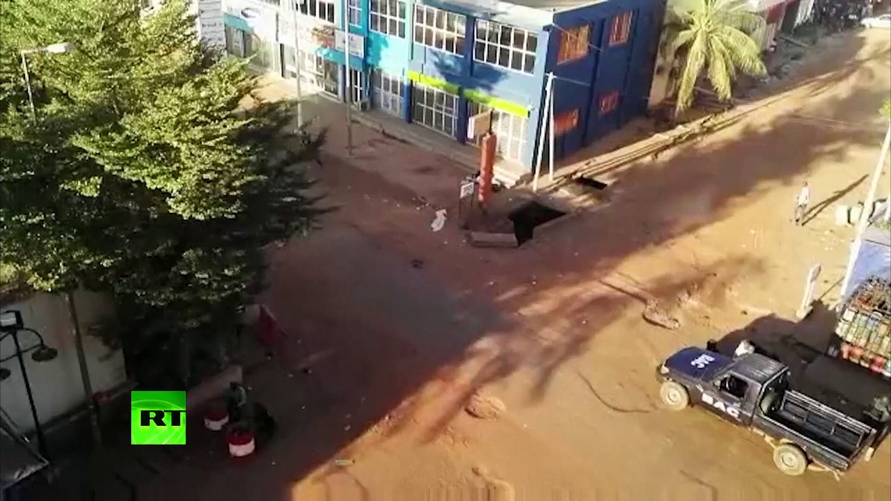 En plein assaut, un otage filme les alentours de l’hôtel où 170 personnes sont retenues, à Bamako