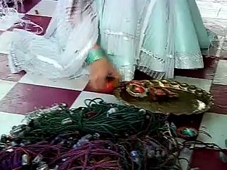 Thapki ko Girane ke liye Sharddha ne Dala farsh par Oil - 20 November 2015 - Thapki Pyaar Ki