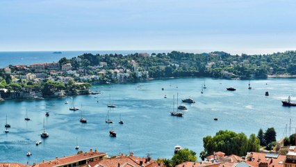 LOCATION VILLA à Villefranche sur mer - proche plages et village - vue panoramique - 5 chambres