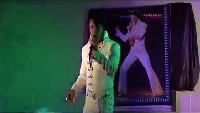 Terry Padgett sings 'Blue Suede Shoes' at Elvis Day 2009 (vi