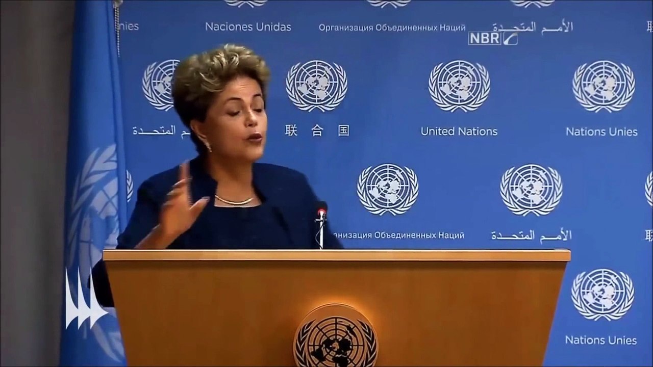 Dilma responde perguntas em inglês