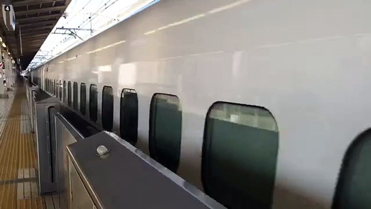 新横浜駅700系東海道新幹線最後尾