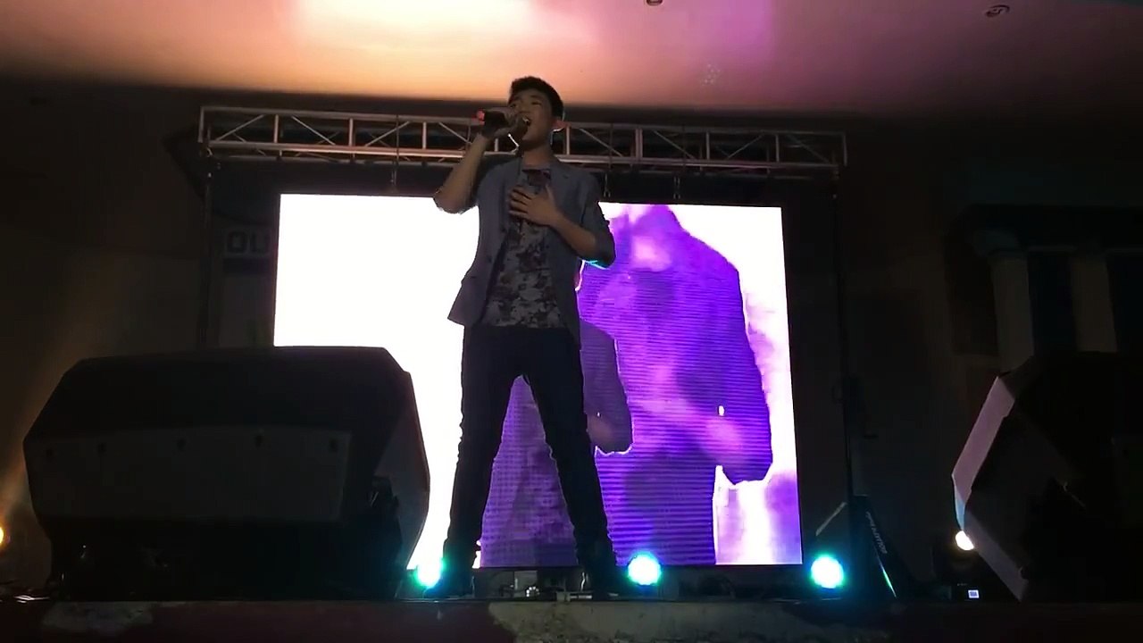 CHANDELIER Darren Espanto Live in Guimba (10 11 2015)