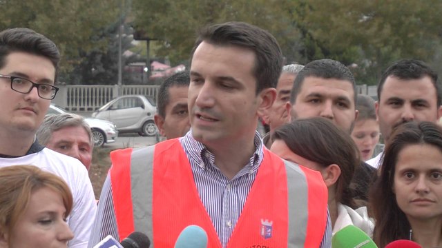 Report TV - Veliaj: Ne nuk vdesim nga terroristët po nga plehrat në çdo cep të Tiranës