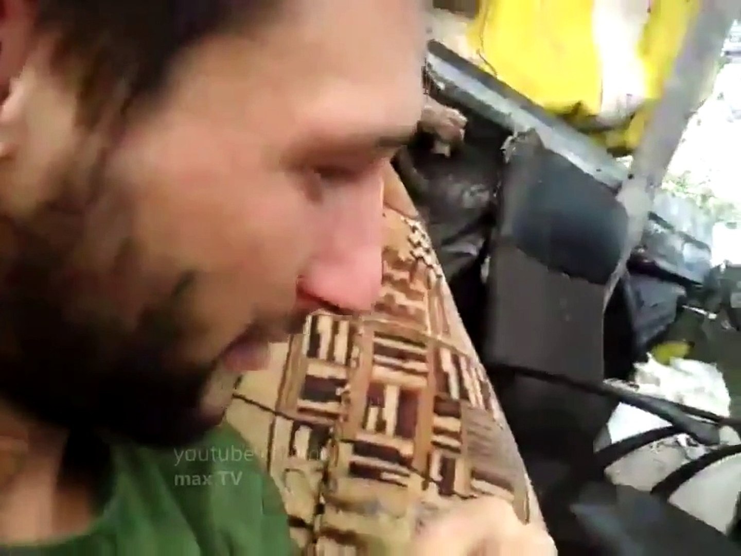 Ukraine War • Ukrainian soldiers firing at militias positions