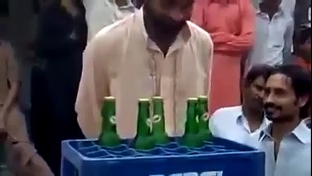 With Out Touch This Man Drink, Five Dew in One Mintue