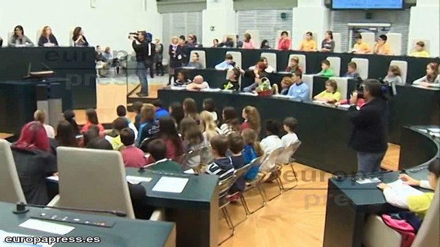 Niños y niñas celebran un Pleno en el Ayuntamiento