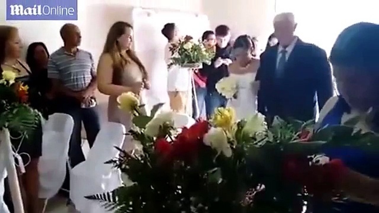Worst wedding march  Off key player sends bride down aisle
