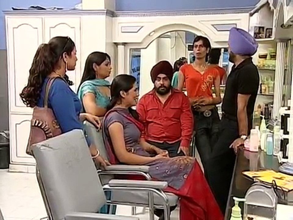 Ghuggi Set's Up A Beauty Parlour - Ghuggi Yaar Gupp Na Maar - Punjabi Comedy Scene