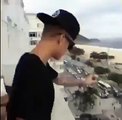 Justin Bieber Brazil Justin greeting fans (balcony)
