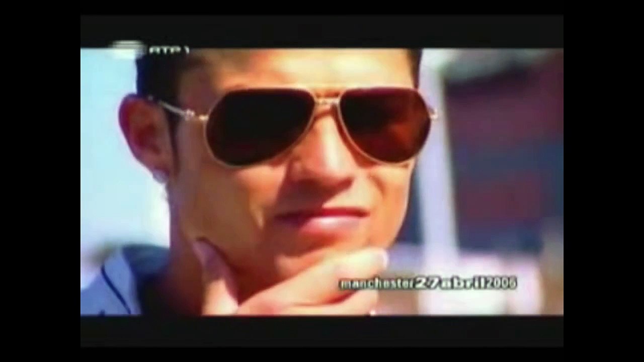 CRISTIANO RONALDO SINGING